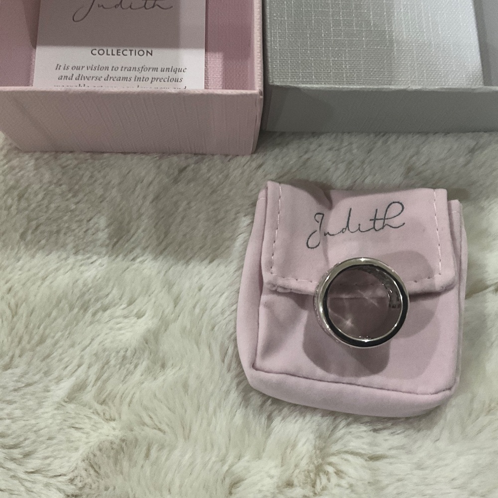 Judith Ripka Ring size 6 - Picture 3 of 4